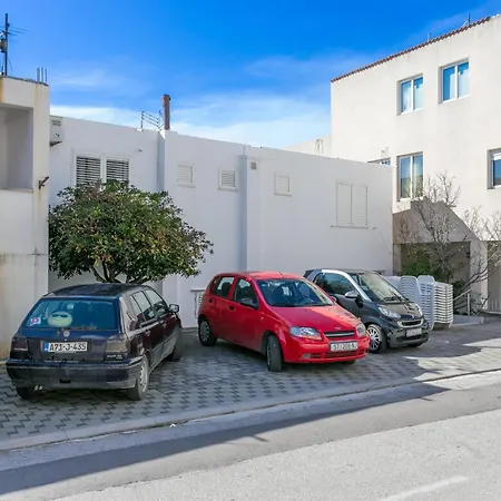With A Parking Space Tucepi, Makarska - 22936 Tučepi