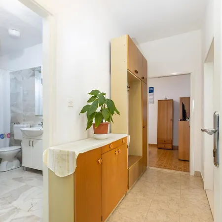 Apartamento With Parking Space Tucepi, Makarska - 22936 Tučepi