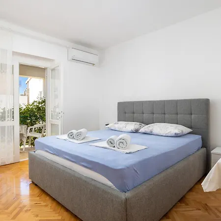 Apartamento With Parking Space Tucepi, Makarska - 22936 *