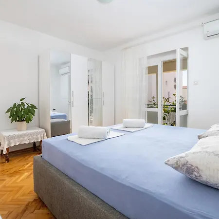 Apartamento With Parking Space Tucepi, Makarska - 22936 Tučepi