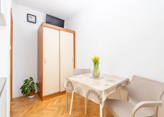 Apartment With Parking Space Tucepi, Makarska - 22936
