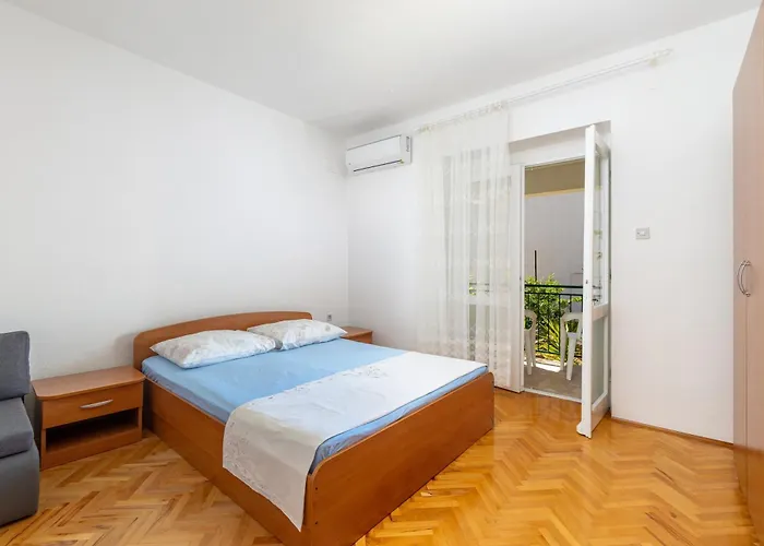 Apartment With Parking Space Tucepi, Makarska - 22936